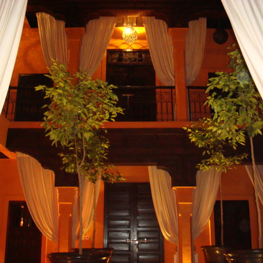 UN HÔTEL DE SIX CHAMBRES